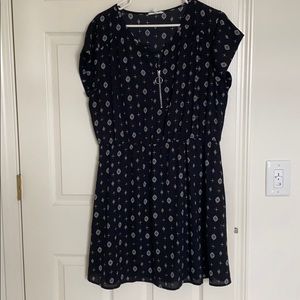 Black/white geometric dress